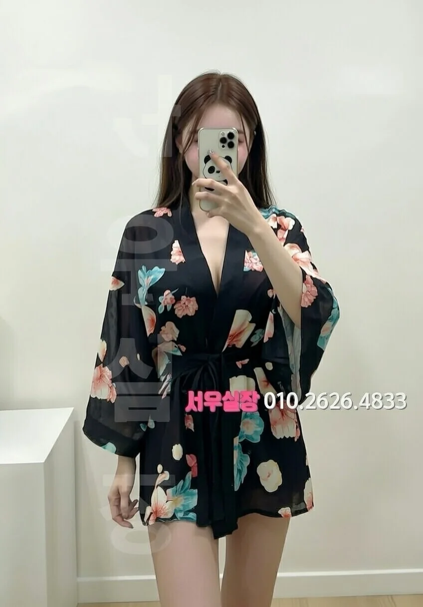 프리미엄 파트너 프로필 4 - 다양한 스타일의 매력적인 파트너